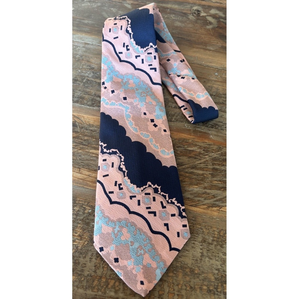 Vintage Zachry Atlanta Abstract Silk Tie Pink And‎ Blue
